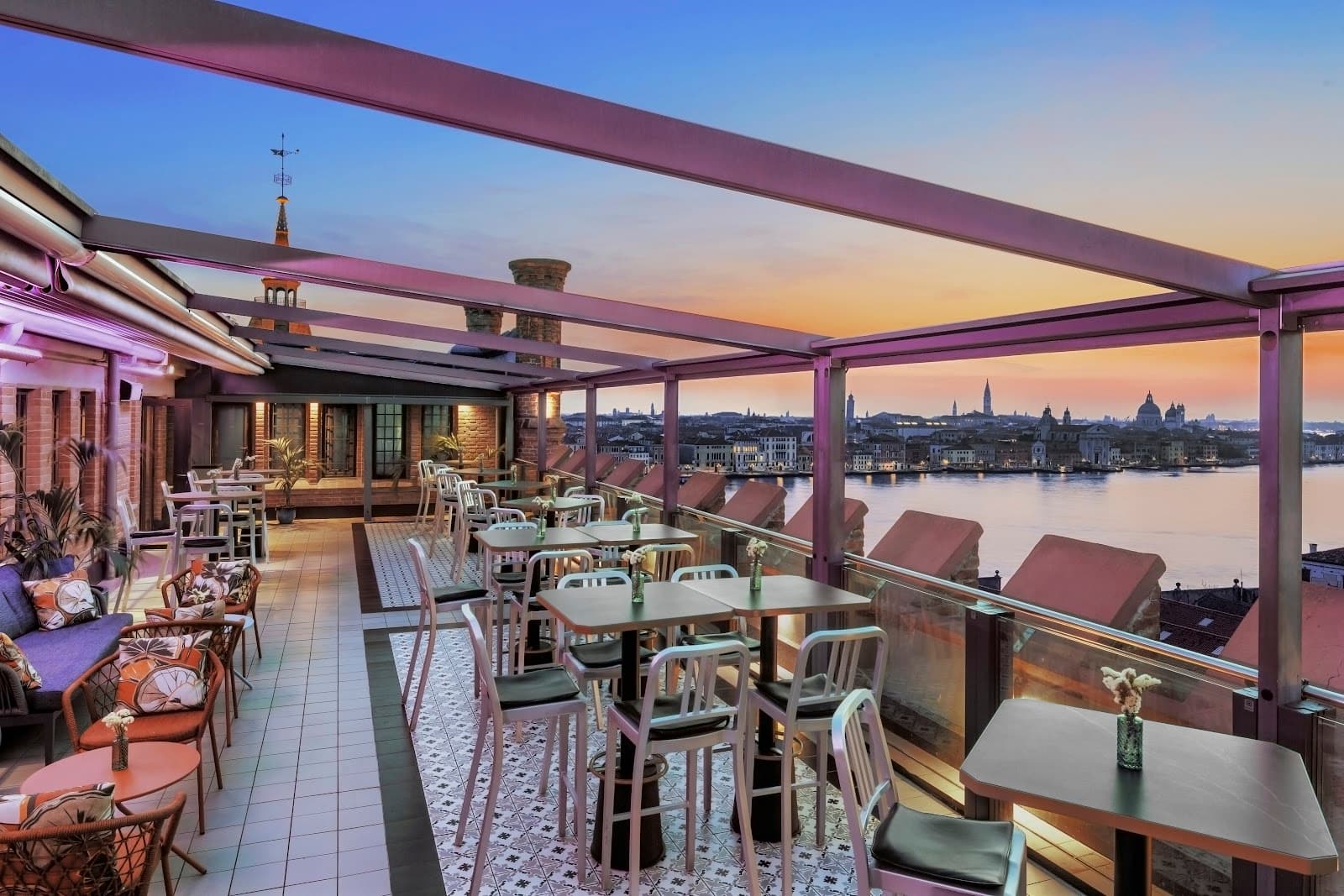 Skyline Rooftop Bar