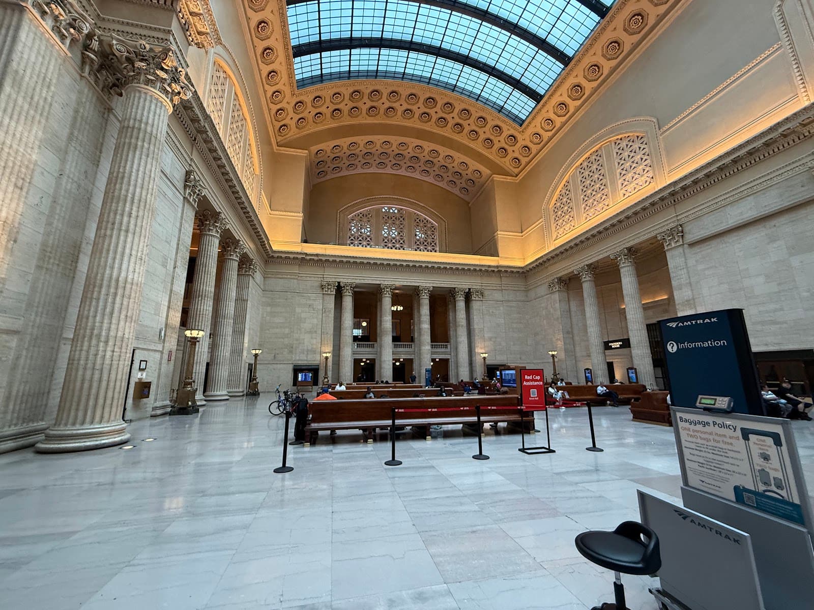 Amtrak Metropolitan Lounge