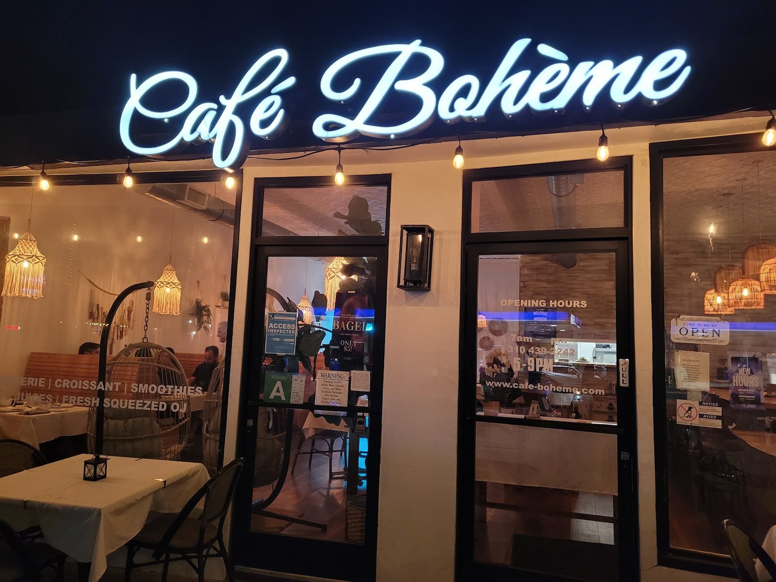 Cafe Boheme