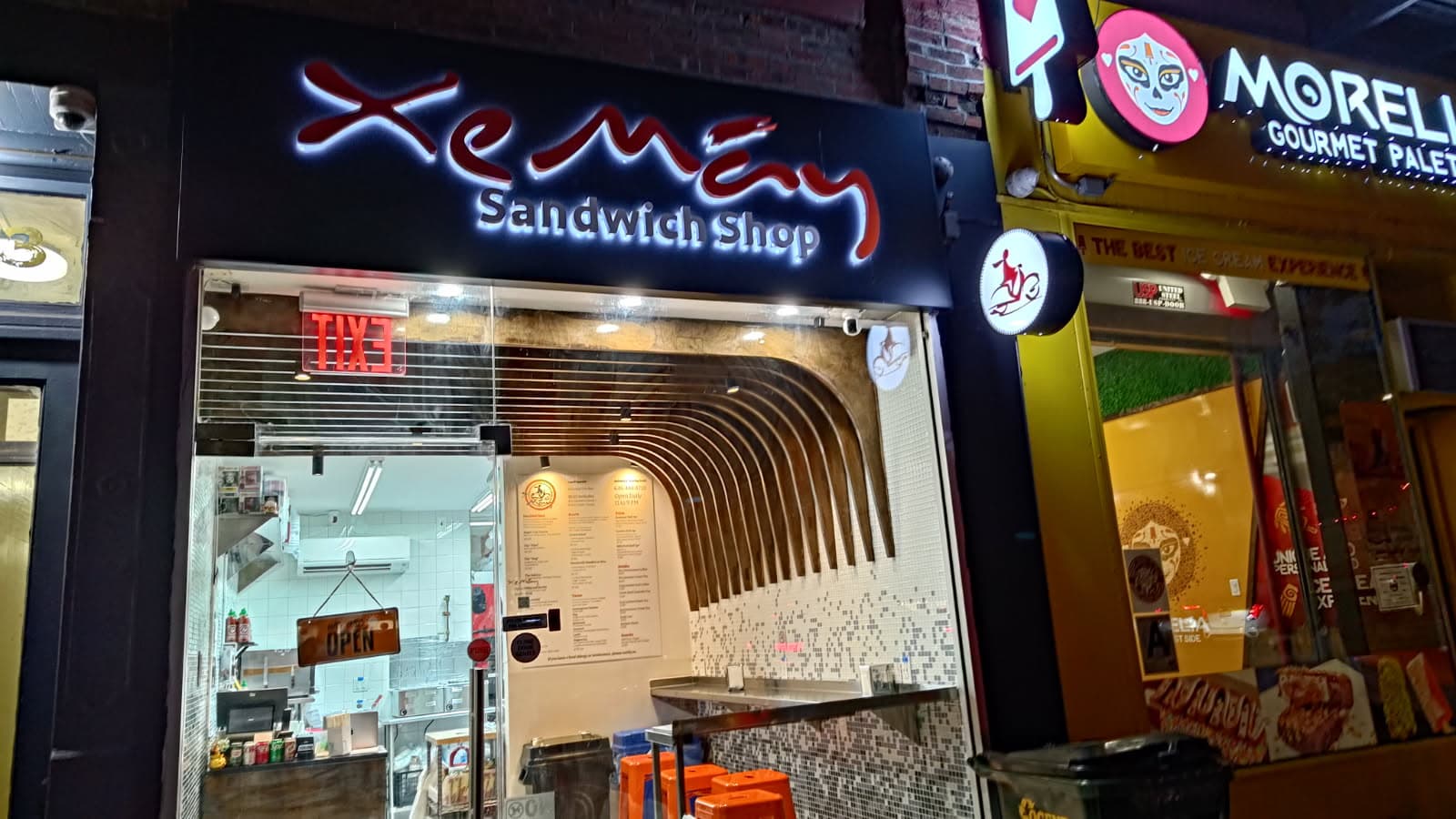 Xe May Sandwich Shop