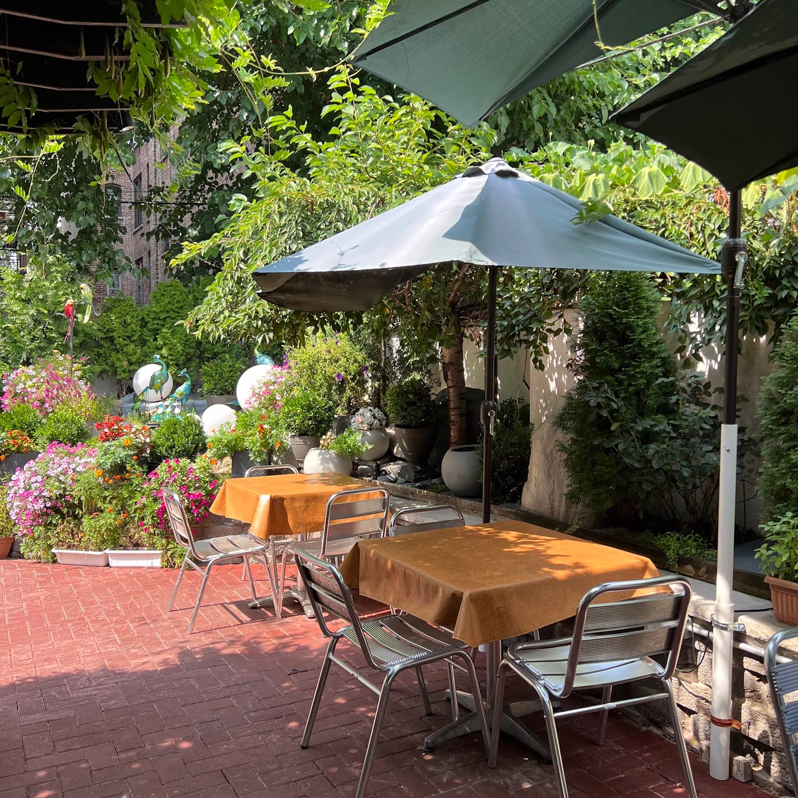 SriPraPhai Thai Restaurant